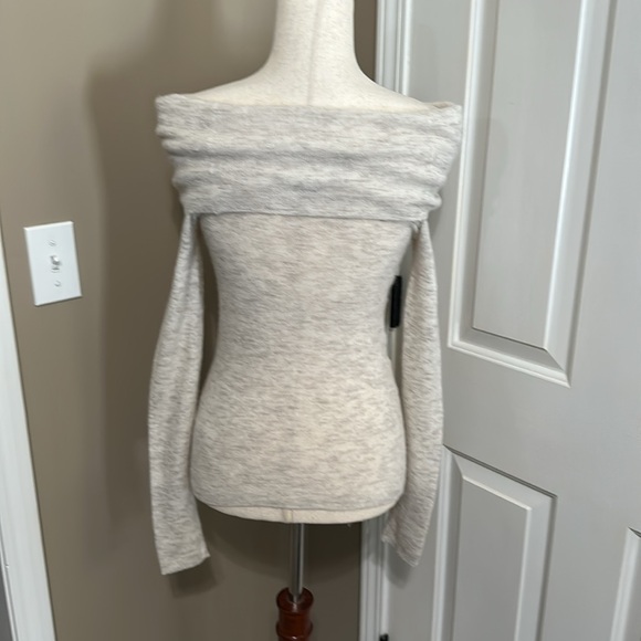Madewell Alpaca-Blend Off-Shoulder Sweater in Heather Alabaster - Picture 7 of 8